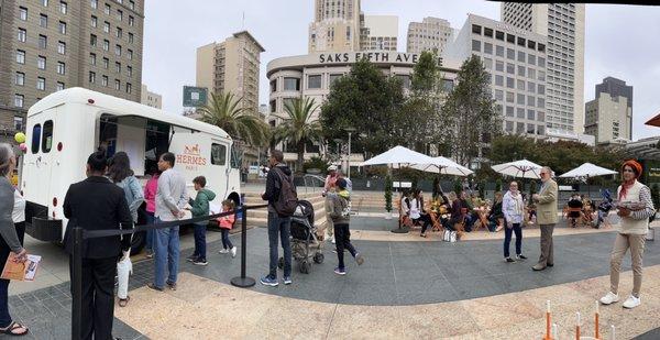 The Hermés mobile snack van, tables and games! 10/14/22