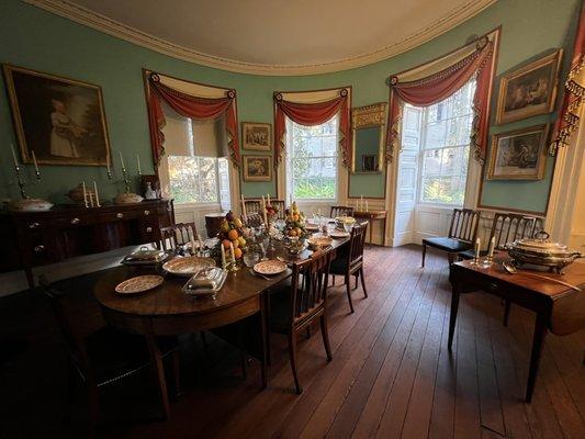 Side dining room