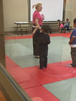 Tiny Tigers Taekwondo. This is a beginners class for 5-7 year olds.