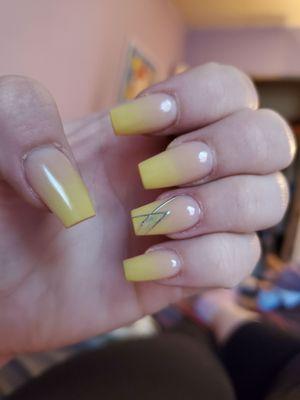 First time back to Andy since last year. Simple pink and yellow ombre with a cute design. Love it!