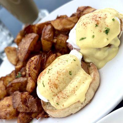 Classic Benedict with Salt & Vinegar Crackling Potatoes