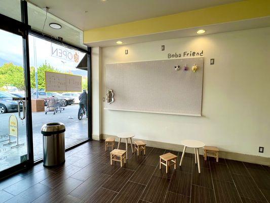 Kids seating - cute little table and chairs!