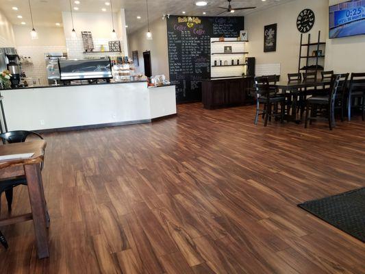 Karndean Vinyl Plank Upper Lake Coffee Shop