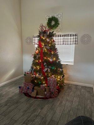 8/9 foot Douglas tree