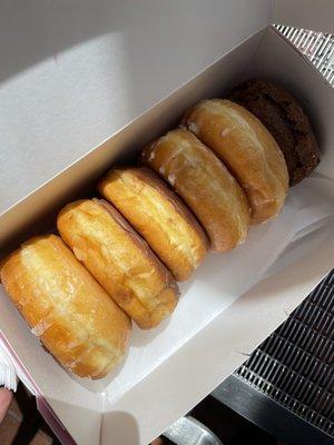 Very moist tender donuts : each piece is big.