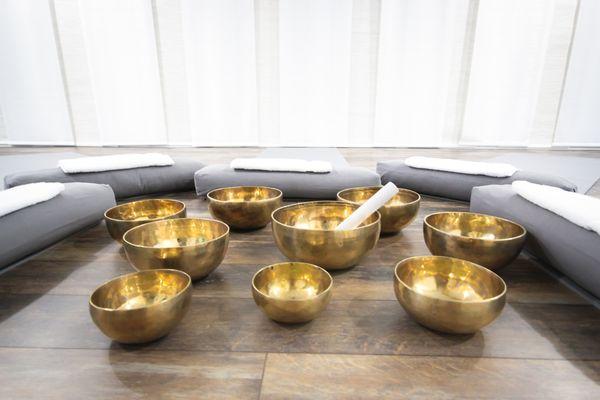 Offering sound bowl meditation and "Yintegration" yoga