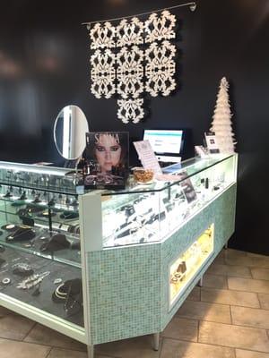 Welcome to SENNA Makeup & Brow Studio in Tarzana!