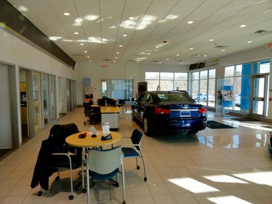 Steet Ponte Chevy Showroom