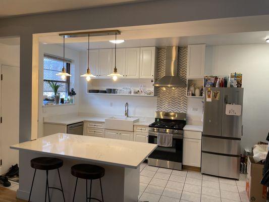 Quartz installation in the kitchen