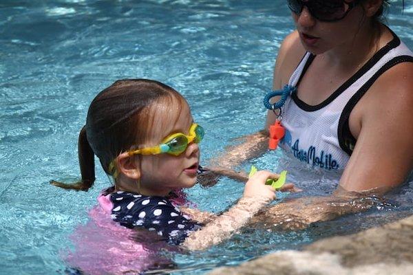 AquaMobile provides private swimming lessons for toddlers.