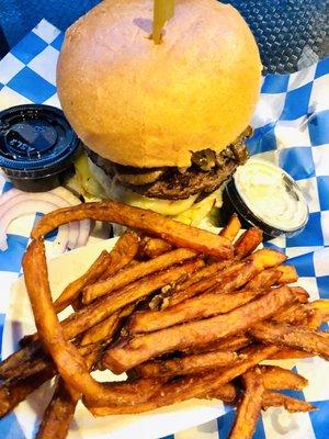 Customized Burger - with sweet potato fries