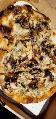 Hubby and I enjoyed this maitake mushroom and gorgonzola pizza. It was delicious.