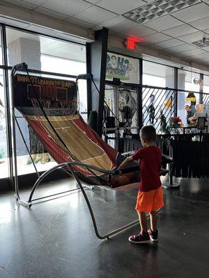 Lobby basketball