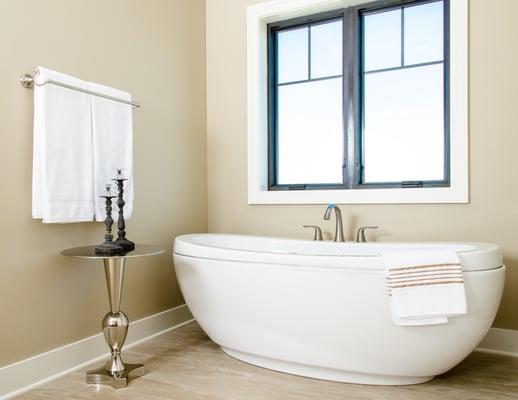 Free-standing soaking tub.