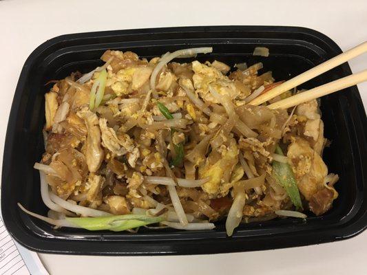 Chicken pad thai