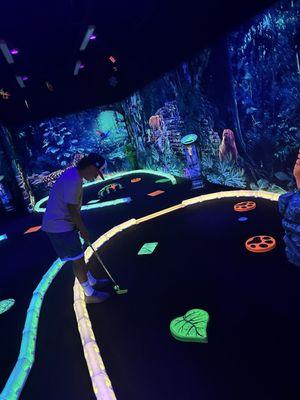 Black light golf