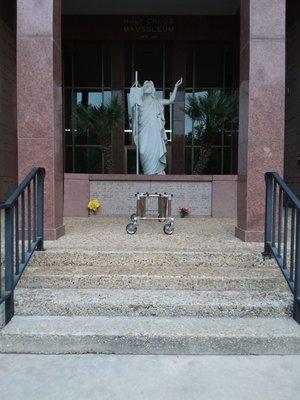 A closer view of statuary at Masoulim  entryway