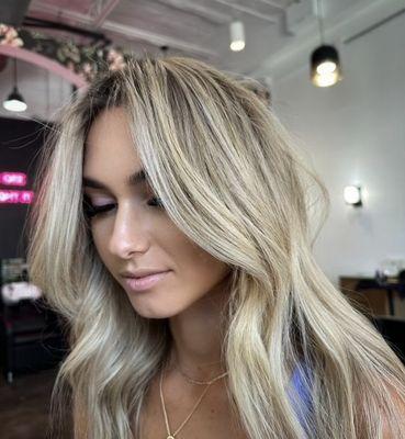 dimensional blonde  @alexisjamessalon on IG