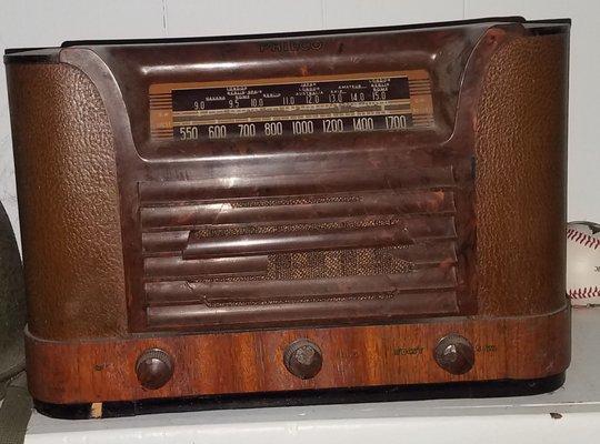 We donated this old family radio to the museum.