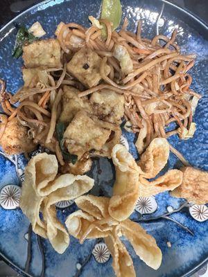 Salt & pepper tofu, cheesy wontons & vegetable chow mein.