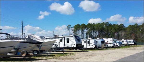 EASY ACCESS FOR BOAT & RV PARKING