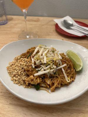 Chicken pad thai