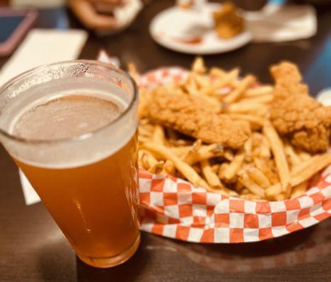 Manny's pale ale, Chicken tenders.