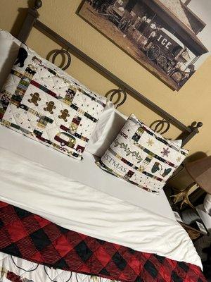 Our adorable Christmas beds great attention to detail.