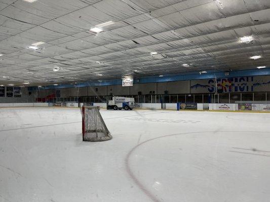 Ice rink. Resurfacing.