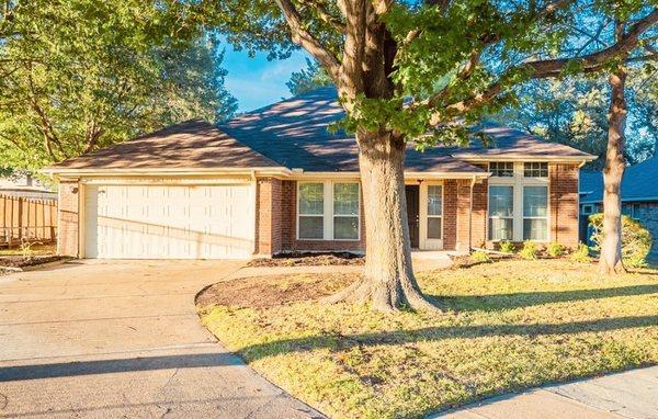 2312 Carlisle Court, Flowermound. Sadly we had to walk away from this home, because it has terrible foundation issues.