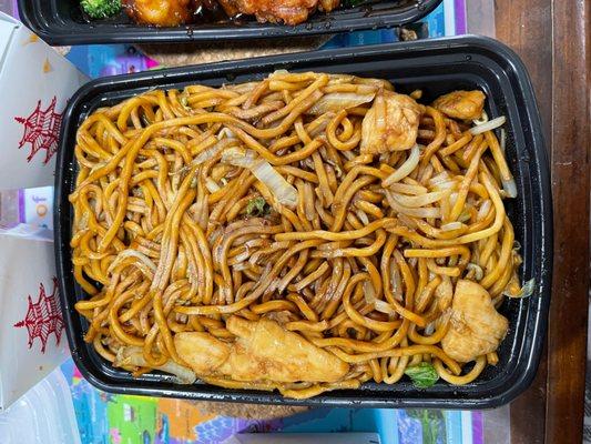 Chicken lo mein