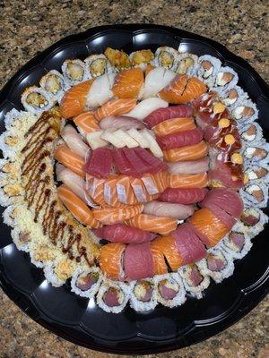 89 Sushi & Sashimi Platter