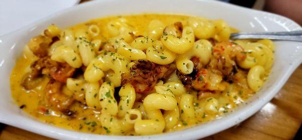 Crawfish Mac n cheese