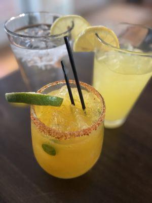 Spicy mango margarita