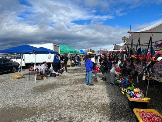 Alma's Flea Market