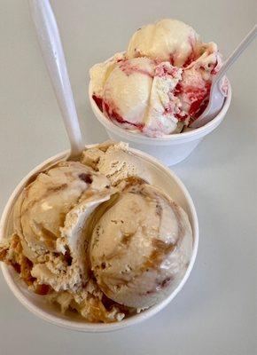 Praline pecan and granny's banana puddin / strawberry cheesecake and key lime pie