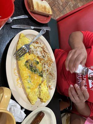 Senior menu Denver omelette with hash browns and toast