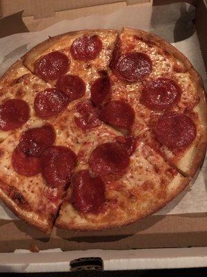 Small pepperoni. Good sauce, good cheese, crispy crust.