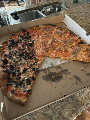 Large Pizza with Olives and Sausage