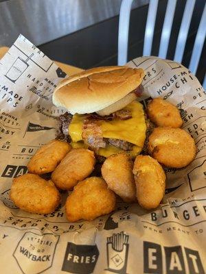 RODEO BURGER with MAC & CHEESE BITES