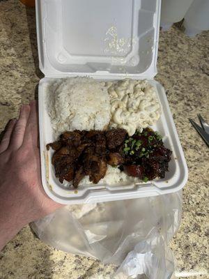 Box 2 = Ordered Large Mixed Plate - got 2x rice, 2x pasta, but only 1/2 usual protein. Huli Huli and Honolulu.