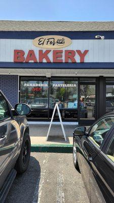 El Fer Bakery