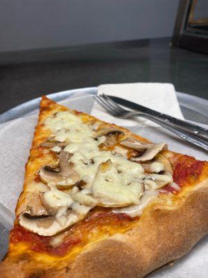 Fresh mushrooms on the perfect crusty Cheese  pizza