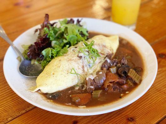 Omelette with red wine sauce