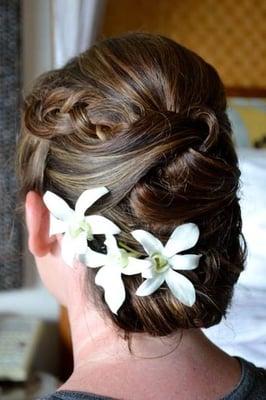 Beautiful bridesmaid updo!