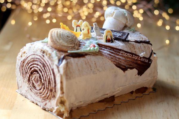 7" Hazelnut bûche de noël ($35) - Yule log cake with hazelnut cake and white chocolate hazelnut mousse