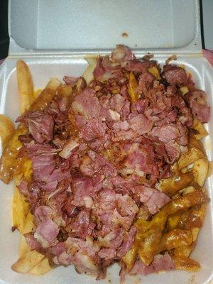 Pastrami Chili Xhrese Fries