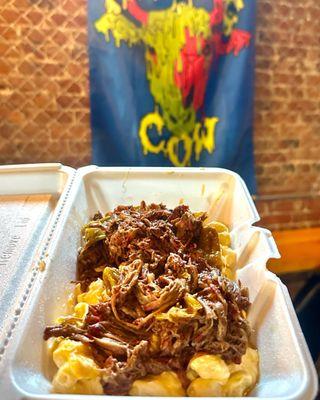 Mississippi beef loaded mac & cheese bowl