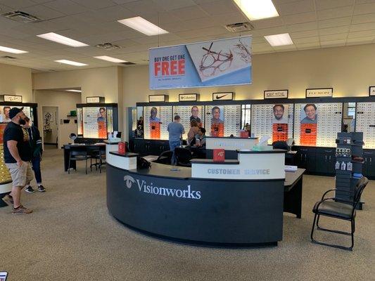 Customer service desk at Visionworks