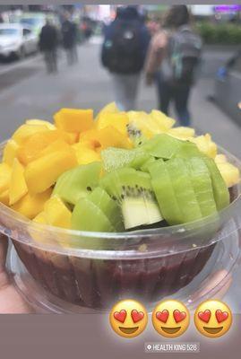 Tropical Pitaya Bowl